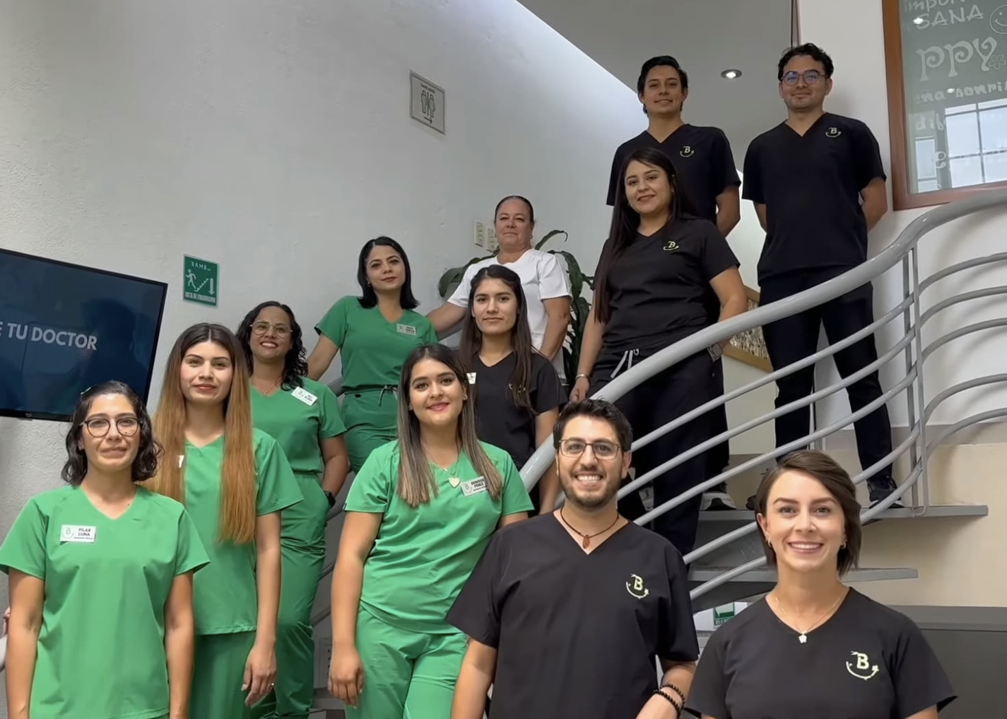 El equipo completo de Clínica Dental Bambú