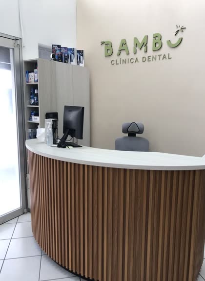 Recepción de Clínica Dental Bambú
